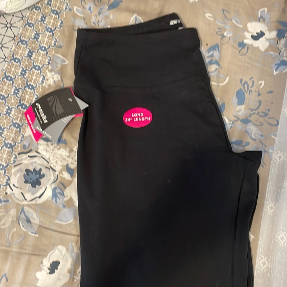 Marika yoga Pants NWT